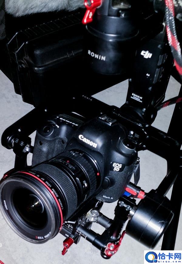 nikon d7000相机怎么录像(用单反相机拍摄视频的教程)