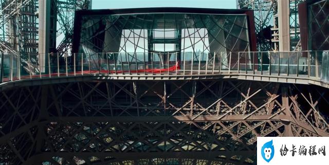 法国航空75周年复古涂装（一袭红长裙将法式优雅带向埃菲尔铁塔顶端）