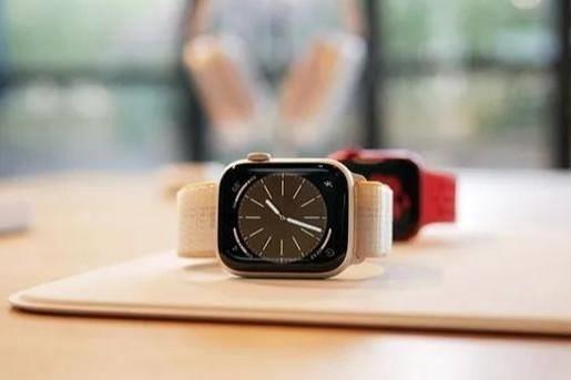 三星手表和苹果手表哪个好用(关于三星手表和苹果手表功能对比)