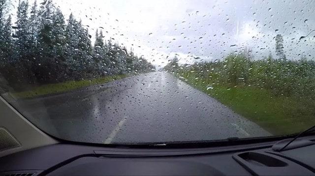 下雨天开车注意哪些事项?