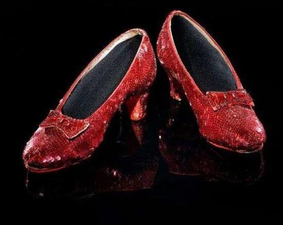 1.4亿元的月亮之星世界上最贵的鞋子(世界上最贵的鞋子有哪些)