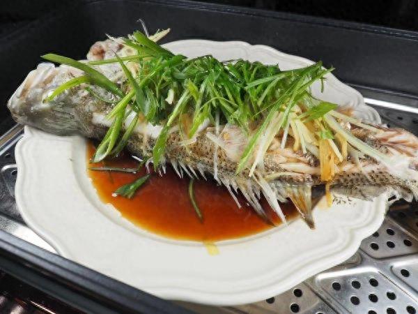 清蒸鲈鱼的10种做法(清蒸鱼的做法)-华夏美食网