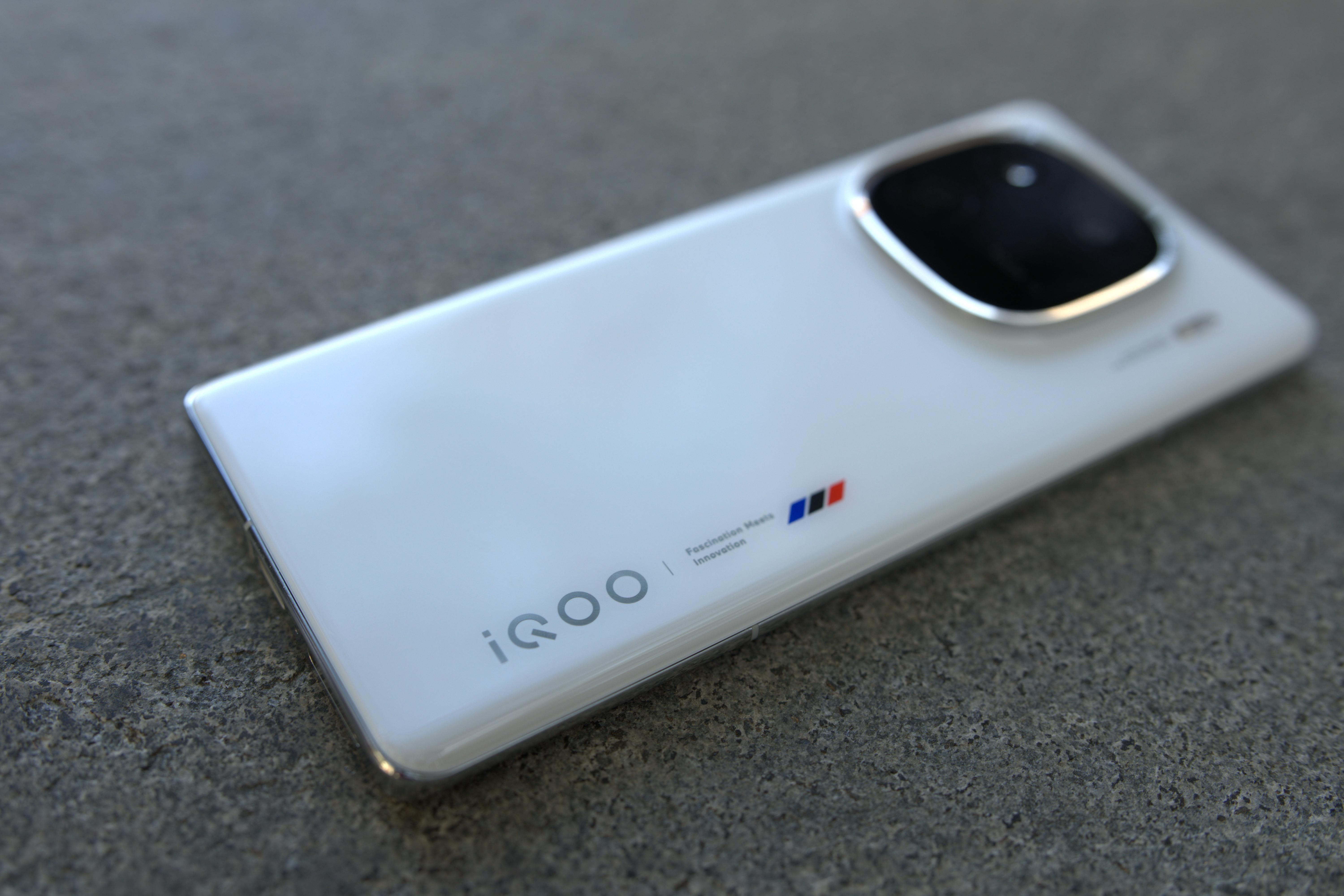iQOO12手机参数配置详情(2023建议买的vivo手机)