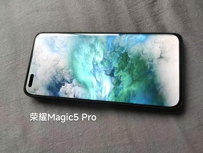 荣耀Magic5Pro和至臻版的区别是什么(2023适合商务人士用的手机)