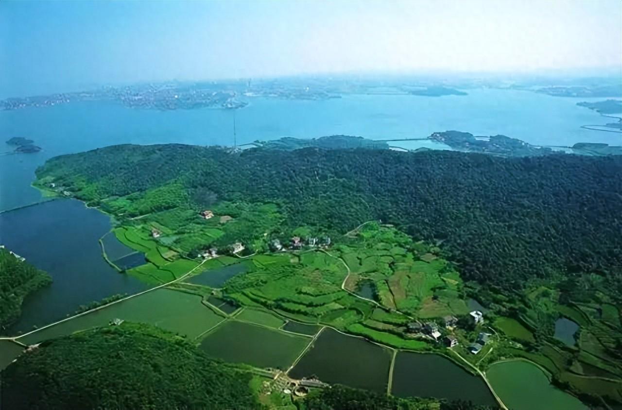中国五大湖泊之美介绍(中国最大的湖泊是什么湖)