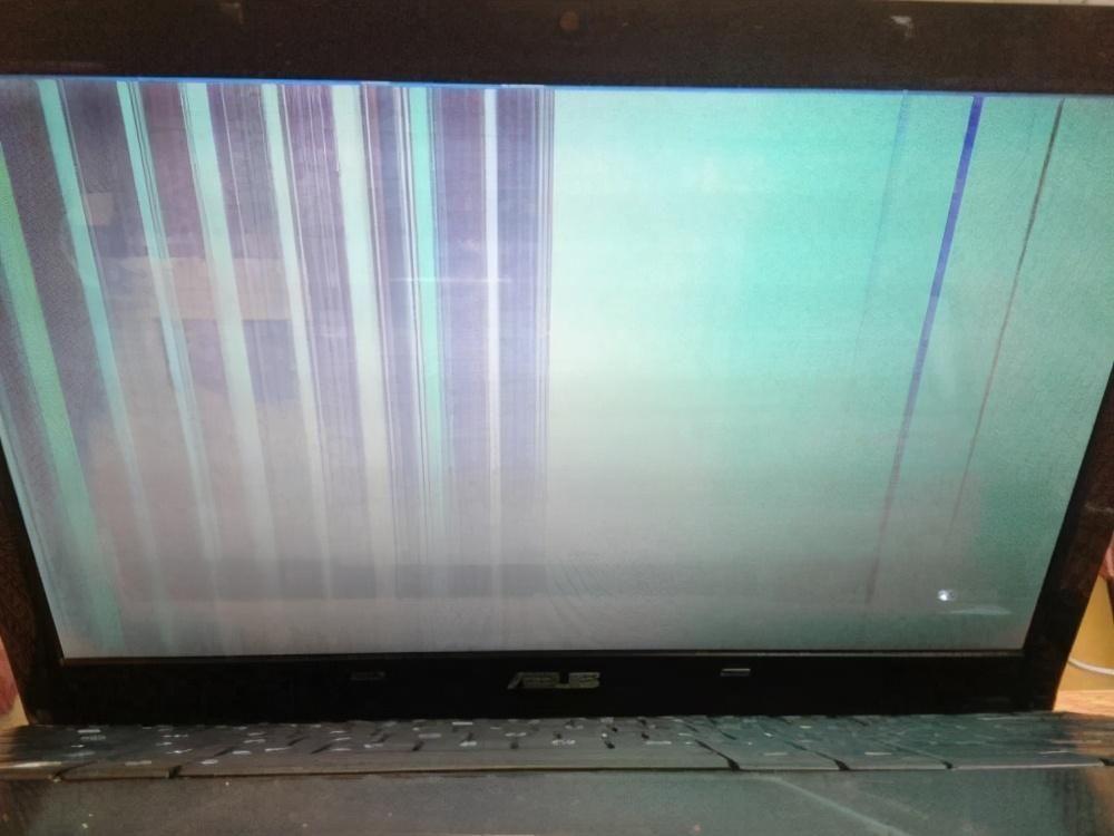 电脑屏幕抖动是怎么回事(显示器很模糊重影花屏怎么调)