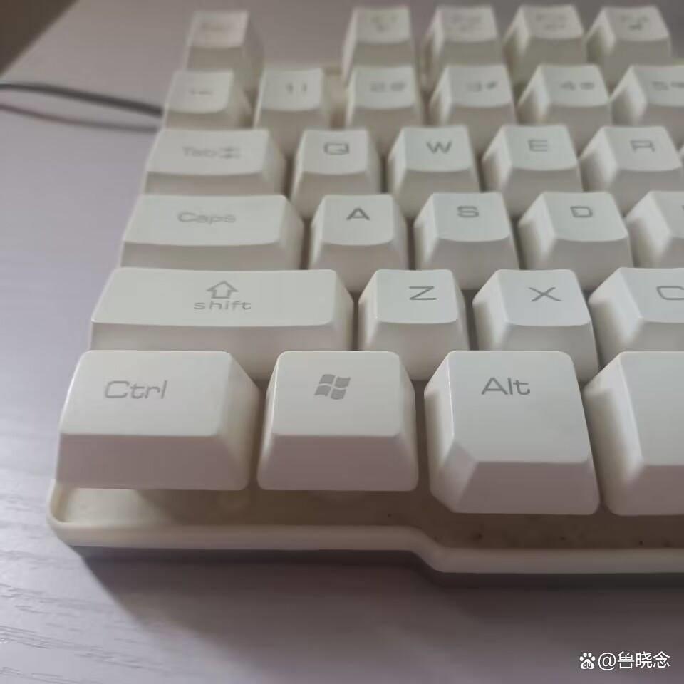 键盘快捷键使用大全图(电脑快捷键切换到桌面)