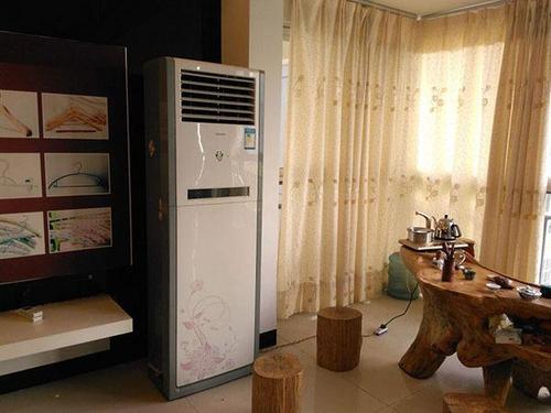 客厅立式空调尺寸一般是多少厘米，一般是多少匹