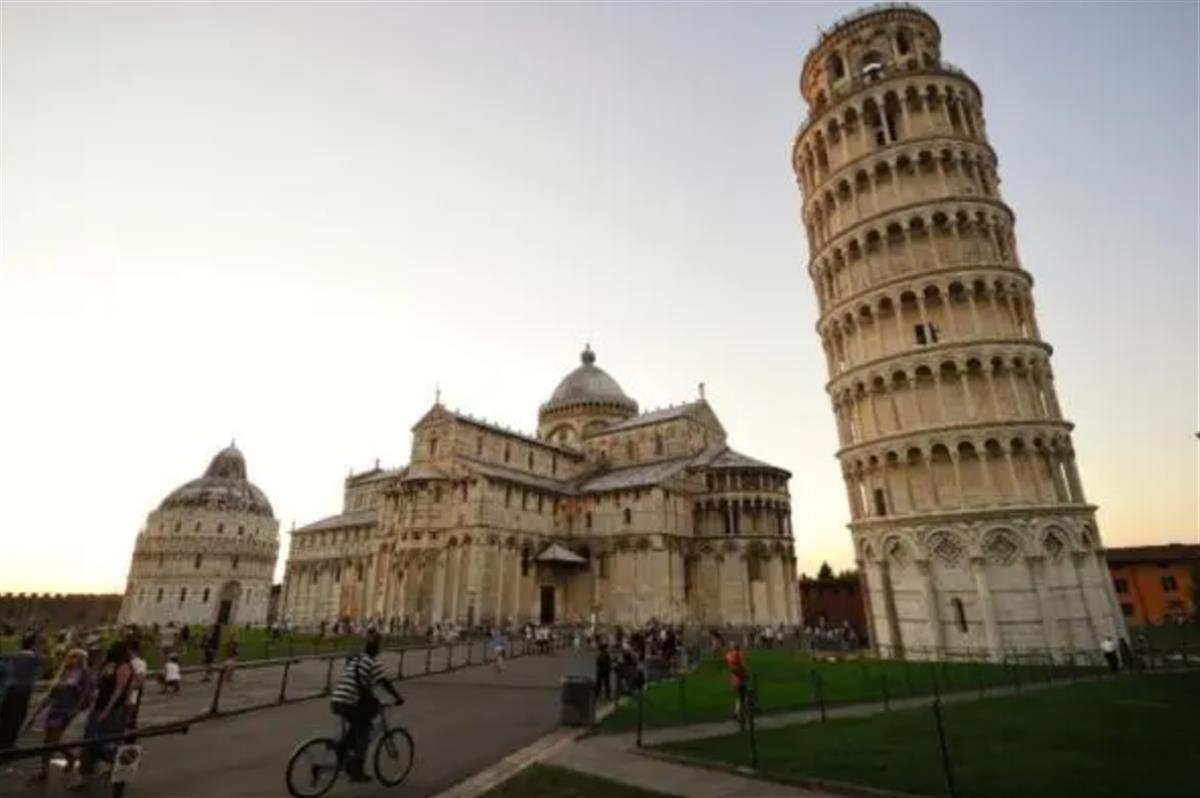 意大利开始抢救另一座斜塔：倾斜角度超比萨斜塔