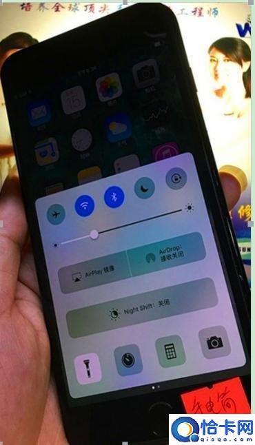 苹果手电筒灰色打不开是怎么回事 以及iPhone手机手电功能的打开