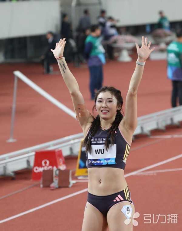 吴艳妮获女子100米栏第8名