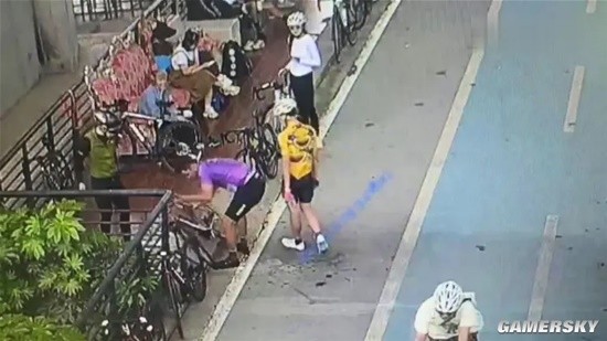 碰倒自行车被索赔38000元,温州一段自行车被人碰倒经销商趁火打劫