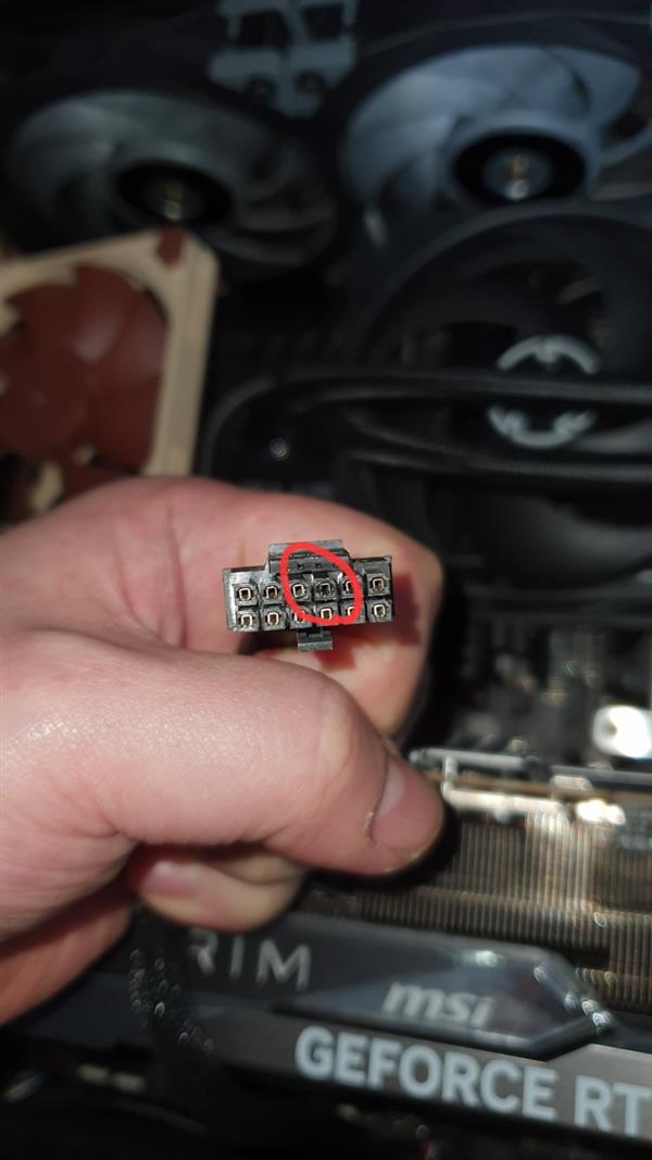 RTX4090离奇烧毁：16针接口两端都烧了！甚至没有满功耗