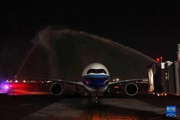 墨西哥机场用水门礼迎接中国客机，引发网友热议