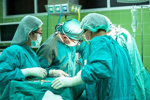 日本爆发食人菌感染：有患者昏迷三周手术8次、截肢保命