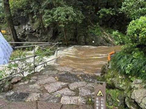 杭州灵隐寺发大水!飞来峰提前闭园，带您了解具体情况-趣考网