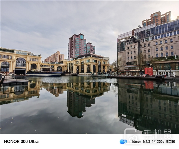 荣耀300 Ultra值得买吗？荣耀300 Ultra有哪些优点