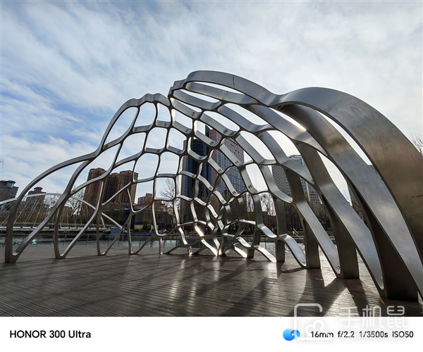 荣耀300 Ultra值得买吗？荣耀300 Ultra有哪些优点