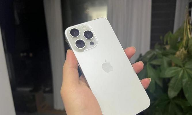 苹果iPhone15Pro最新渲染图曝光？设计和功能有何亮点？