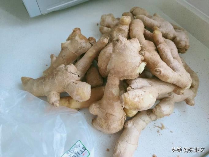 小米辣椒酱制作方法，自己在家做辣椒酱，健康实惠(图5)