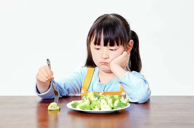 小孩一直不吃饭是什么原因？孩子瘦不爱吃饭的调理办法-图1