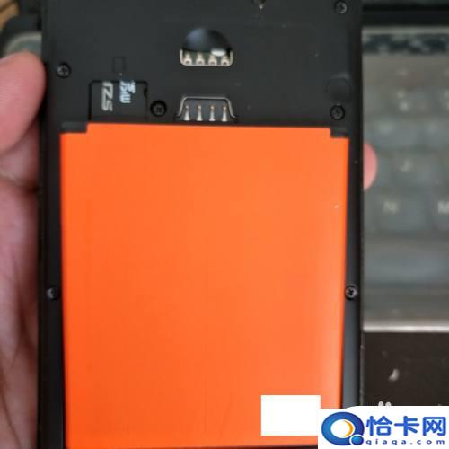 如何取出华硕手机电池?怎样拆卸不同品牌手机的电池