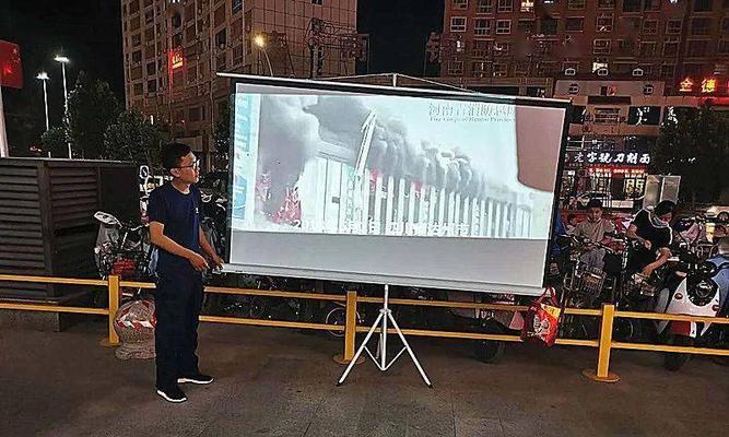 如何恰当地夸赞朋友的投影仪拍摄视频？有哪些赞美词汇？