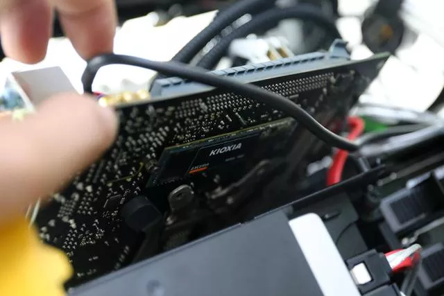 如何把固态硬盘设置为启动盘?教你如何无损替换SSD固态硬盘