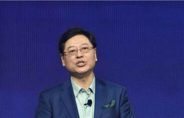 联想发布端侧AI新技术 PC本地推理能力媲美 OpenAI-mini(图2)