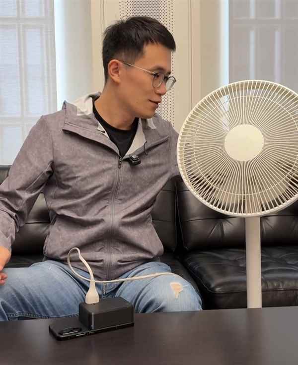 王腾爆改REDMITurbo4 Pro：烧水壶、电风扇插手机上取电(图4)