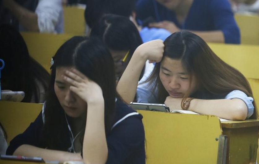 开学一个月都不到，就有大学生想要退学？原因真实且无奈(图3)