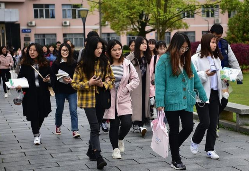 为什么大学开学一段时间，就有同学就想要退学？原因让人无奈(图2)