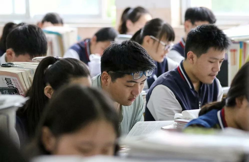 在中国考上“一本”意味着什么？能打败80%的考生，甚至改变人数(图4)