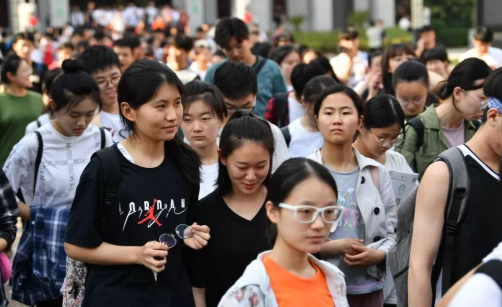 为了家长的期盼，低分报考985、211大学，毕业后却难以就业！(图5)