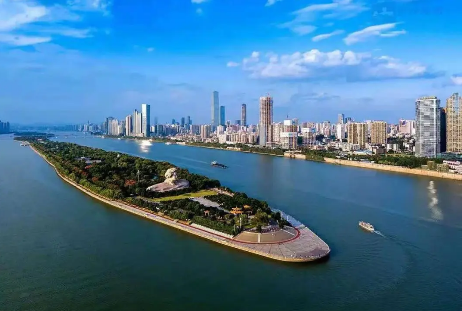 最推荐选择去这8个城市上大学，未来发展更有前景，考生提前了解(图8)