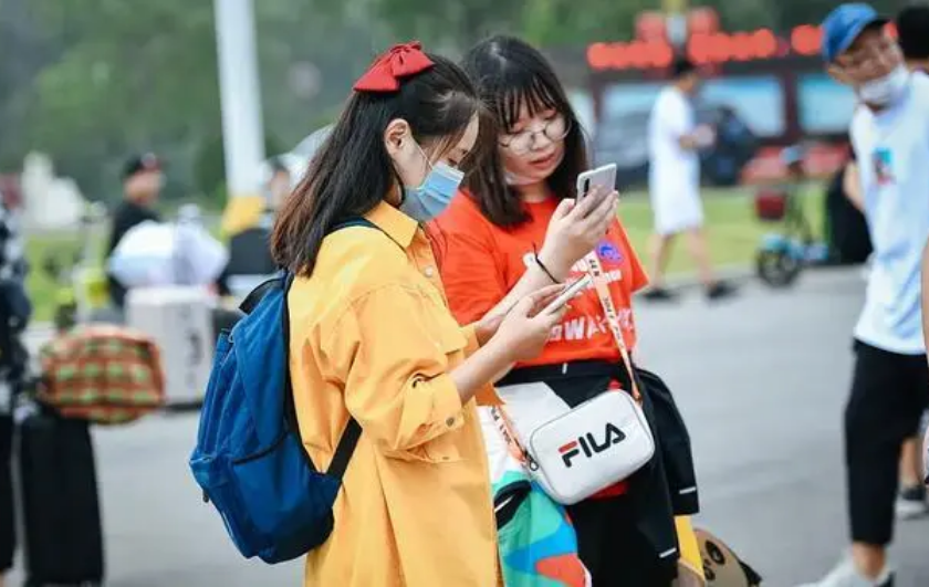 大一新生进入大学，很容易陷入迷茫，开学后要积极克服(图3)