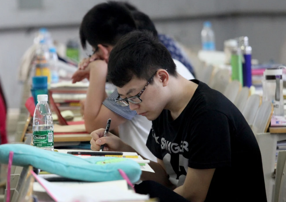 只能上专科院校，该如何规划未来学习？这样做更有发展前景-趣考网