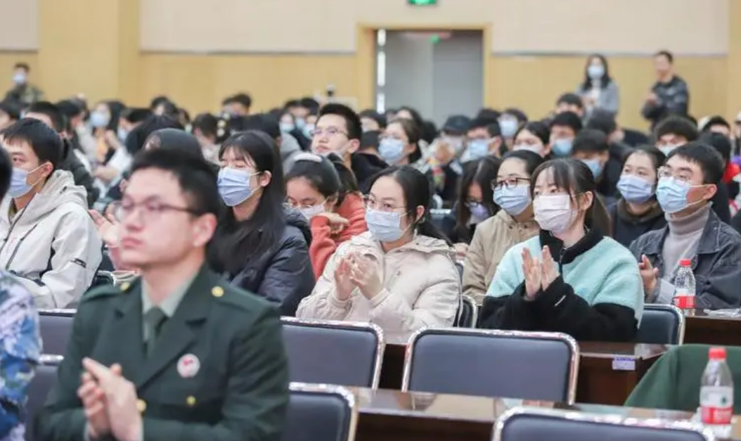 大学里的这3种“谎言”，大一新生千万别信，年年有人被骗(图2)