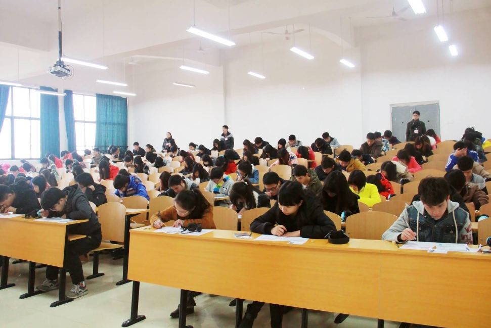 大学里有哪些证书必须考到？过来人分享经验，这几个证书很有用(图2)