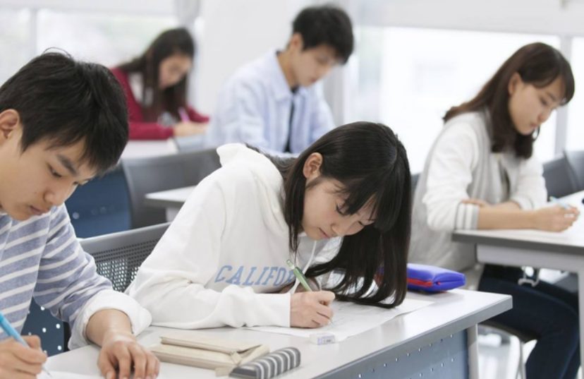 上大专还是直接出社会？这个建议很中肯，看完就知道了(图2)