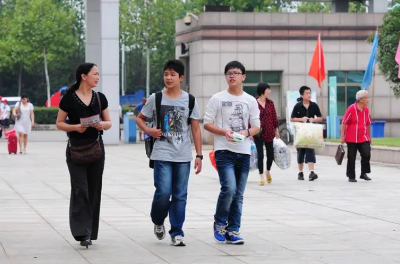 大一新生注意了，这几种大学常见的骗局，开学报到前了解下(图6)