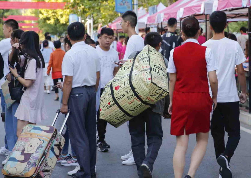 大一新生开学要带哪些东西？可不要“搬家”，带这几样东西就够了(图5)