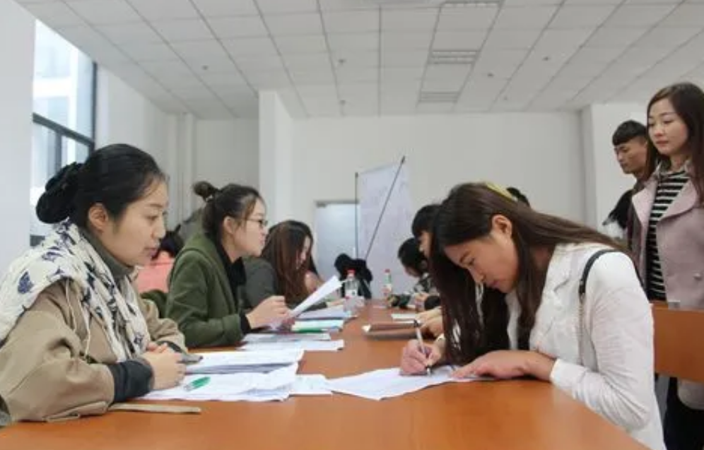 被大学录取别高兴太早，这3类专业考研才吃香，本科就业很难(图4)