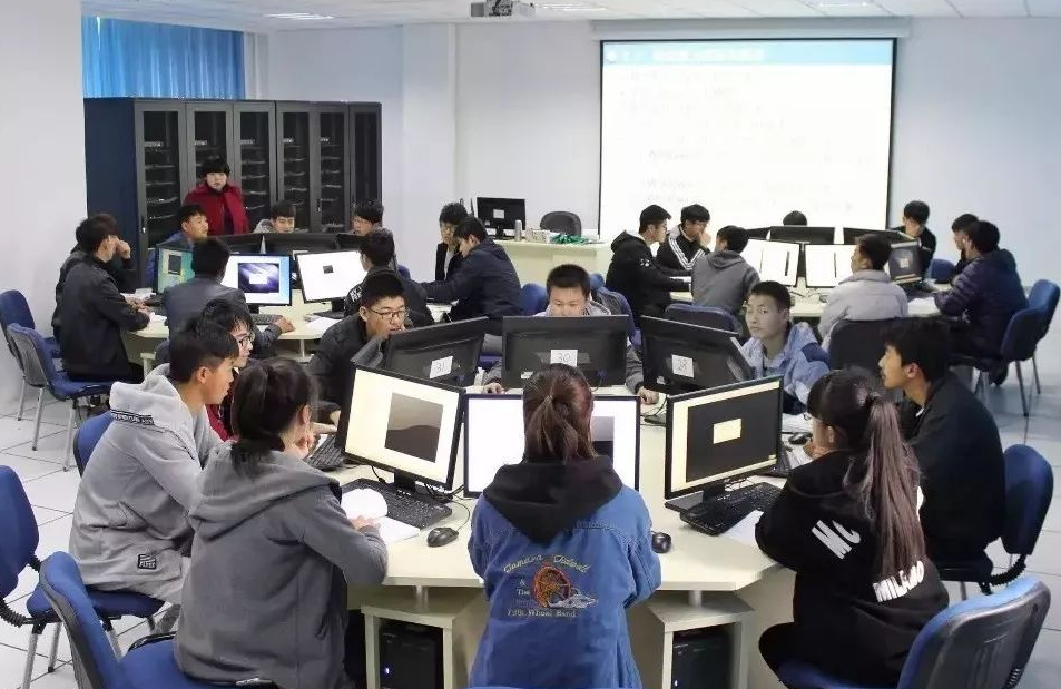 未来女生很吃香的5个专业，待遇好发展有前景，就业更稳定(图2)