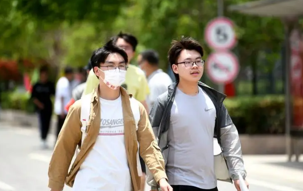 高考被大学录取了，如果不想上可以申请退档吗？看完就明白了(图2)