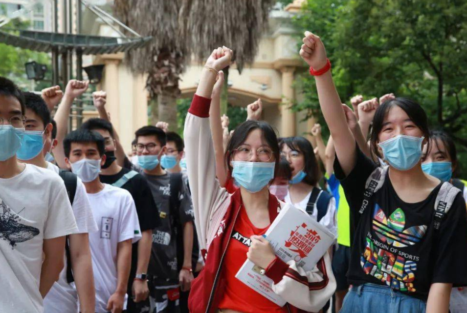 填完志愿后，考生要保持电话通畅，高校招生办可能会找你确定事(图4)