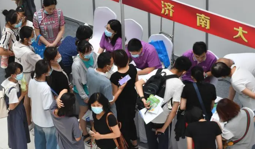 高考只考了300多分，家长该如何给孩子规划？这样选不比本科生差(图4)