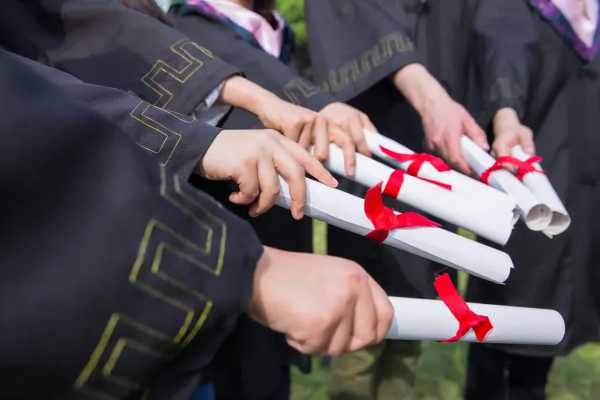 时间为什么越来越快?时间为什么不能倒流-图1
