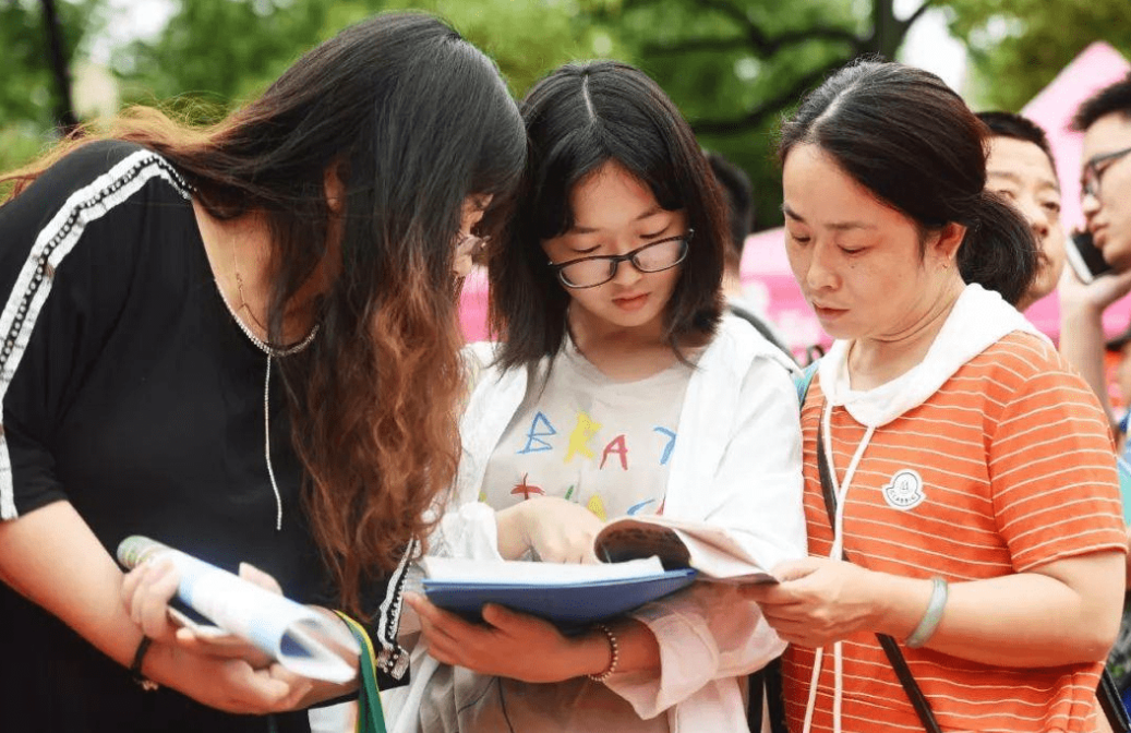 高考只考了300多分,家长该如何给孩子规划?这样选不比本科生差-图5