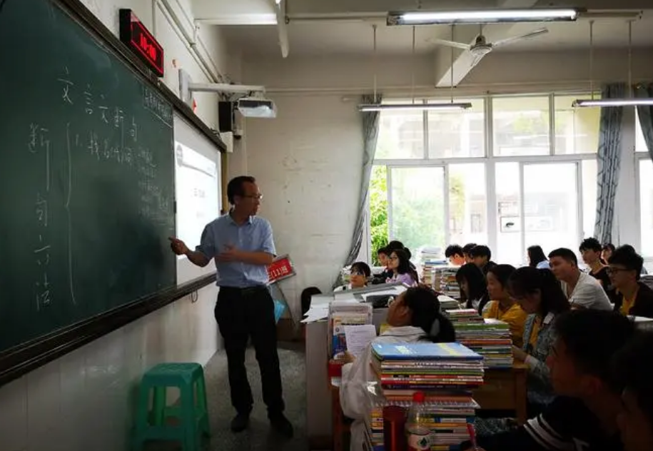 比较吃香的3个师范类专业,毕业后容易考到编制,考生了解下-图4